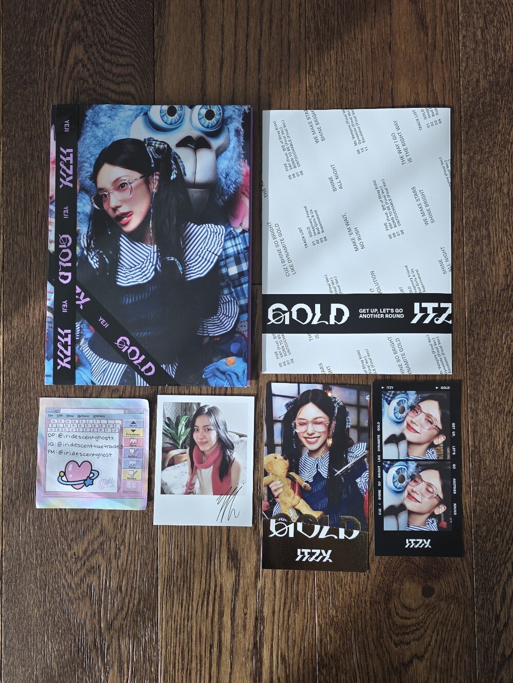 Itzy Gold Album